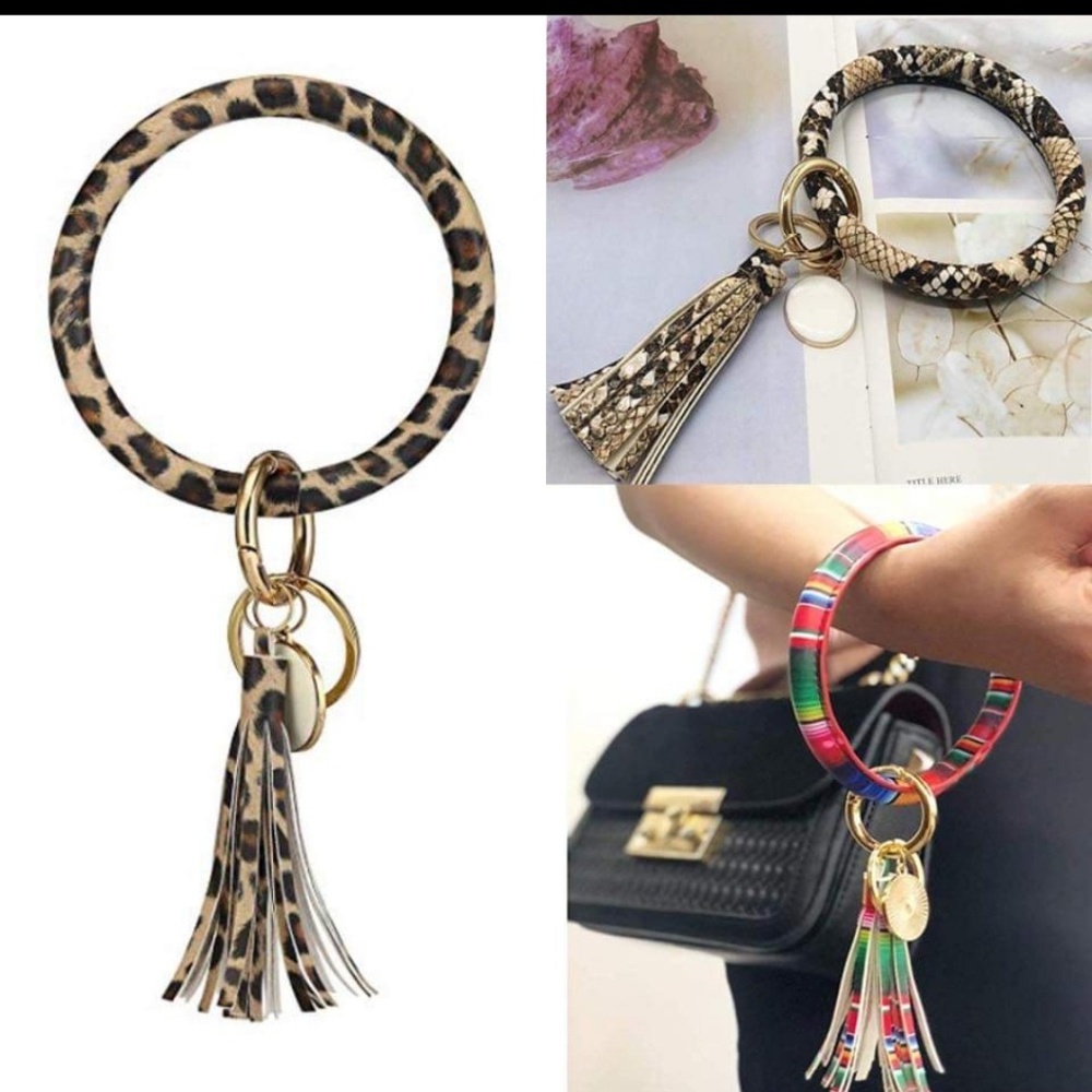 Key Ring Bracelet - Picture 2 of 4